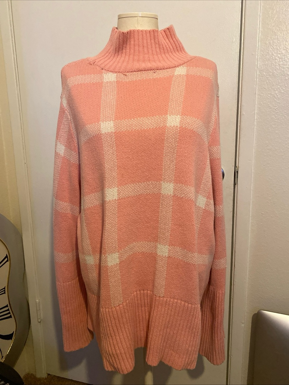 Pink White Women’s Sweater Turtleneck Large